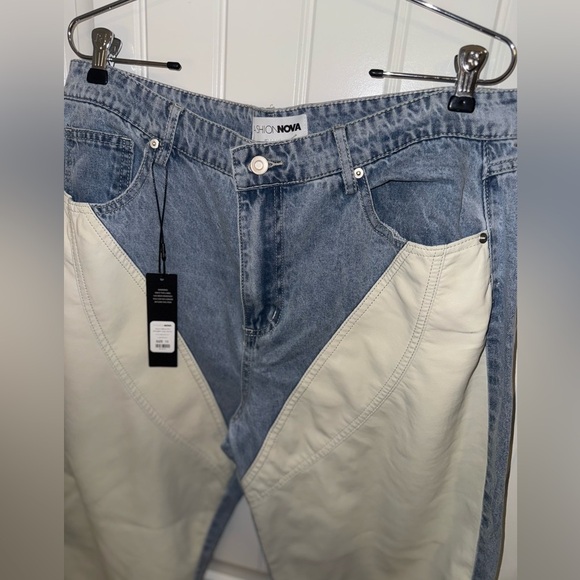 Fashion Nova Two-Tone Straight Leg Jeans Blue Pu Cream - Picture 4 of 9
